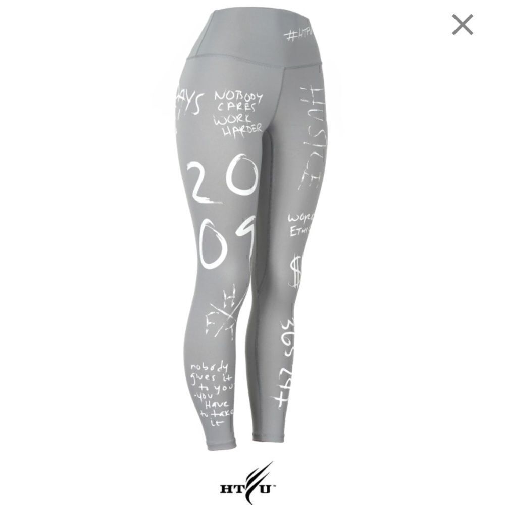 𝅺NWT HTFU high waist analog leggings light gray extra small V4 limited edition